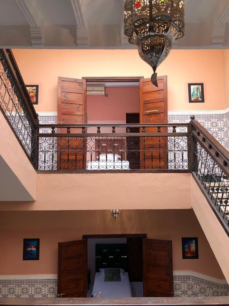 Riad Ramona Lqariya Seyaheya Marrakesh Rum bild