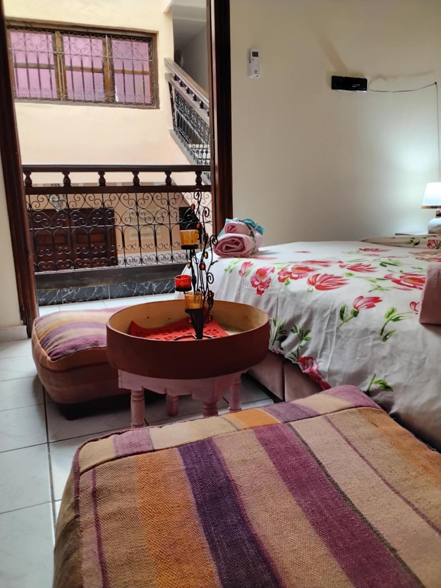 Riad Ramona Lqariya Seyaheya Marrakesh Exteriör bild